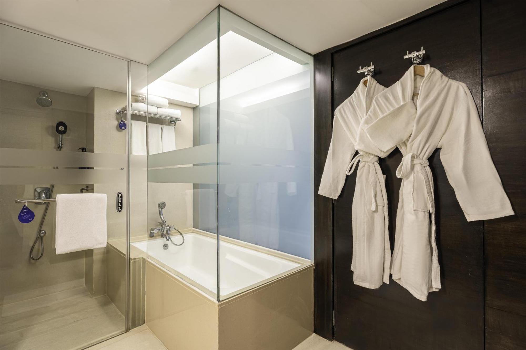 Junior Suite Complimentary 2 IMFL Drinks 2 Pieces of Laundry per on Spa